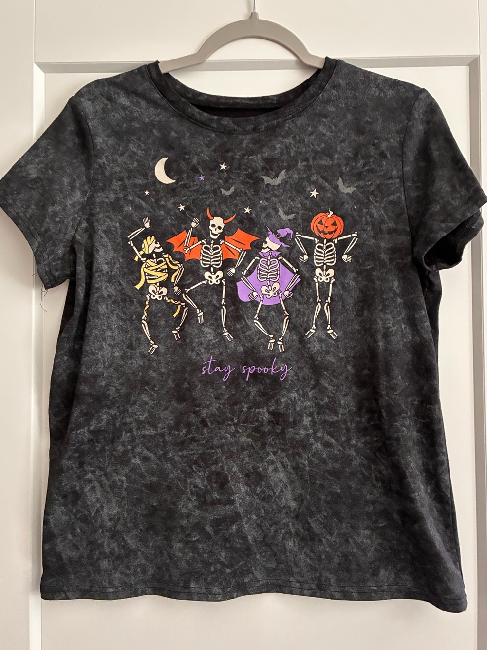 Wound Up Stay Spooky Skeleton Mineral Wash Halloween Graphic Tee - Medium